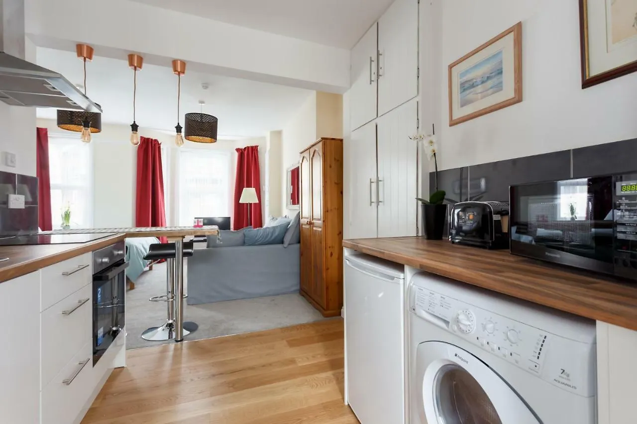 Stylish Town Centre Apartment Close To Beach And Shops Bournemouth United Kingdom