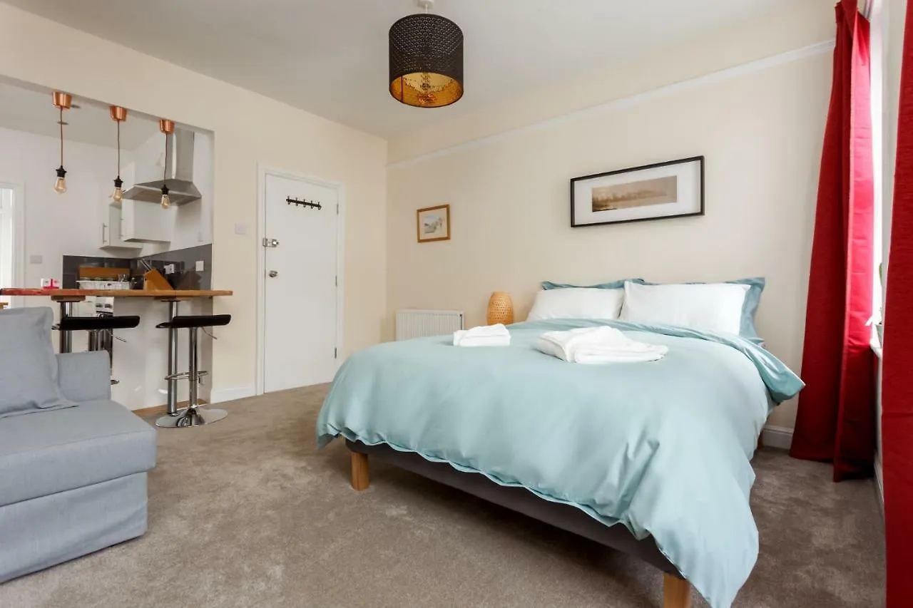 בורנמות' Stylish Town Centre Apartment Close To Beach And Shops 0*,  בריטניה