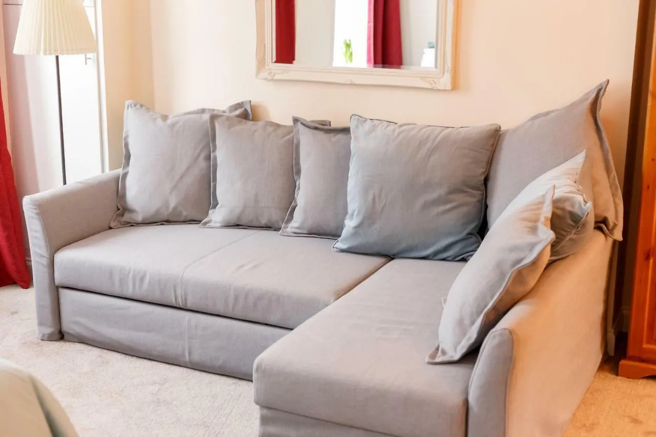 Stylish Town Centre Apartment Close To Beach And Shops Bournemouth